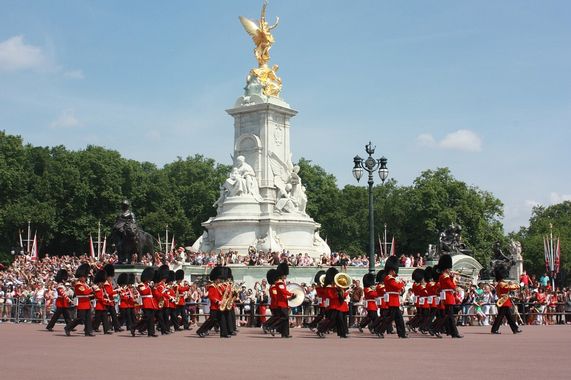 imgfile/london-guards.jpg